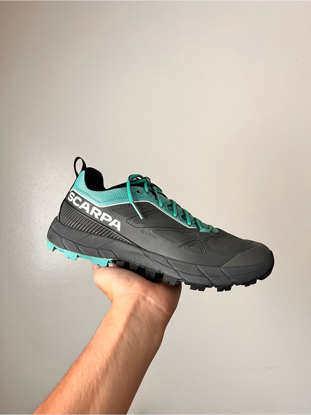 Scarpa Women’s Rapid GTX in Anthracite and Turquoise Size 6 Hiking Shoes